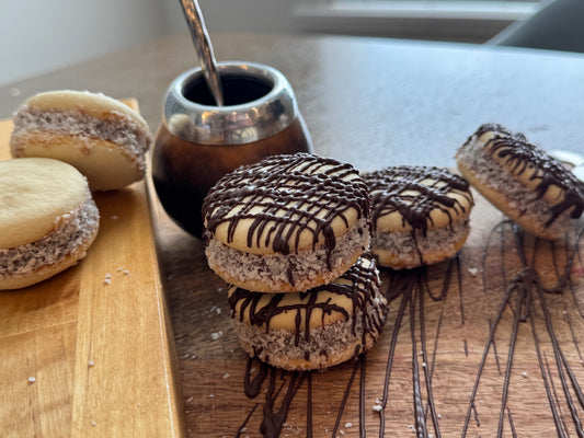 HALF DOZEN- CHOCOLATE DRIZZLED WITH GIFT BOX